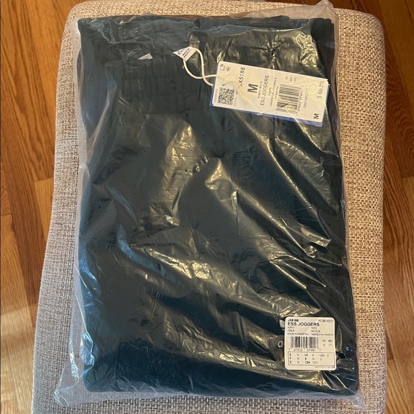 🏃‍♀️🏃‍♀️ NWT Adidas Essentials Fleece Loose Joggers in Aurora Ivy – Size Medium - Picture 11 of 11